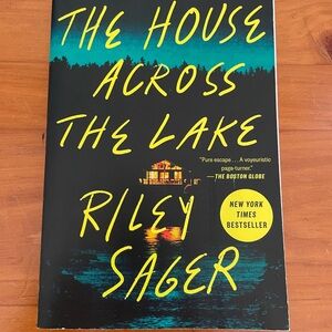 The House Across the Lake by Riley Sager (paperback)